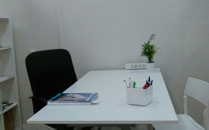 Eixample / Gracia Office dedicated desk 