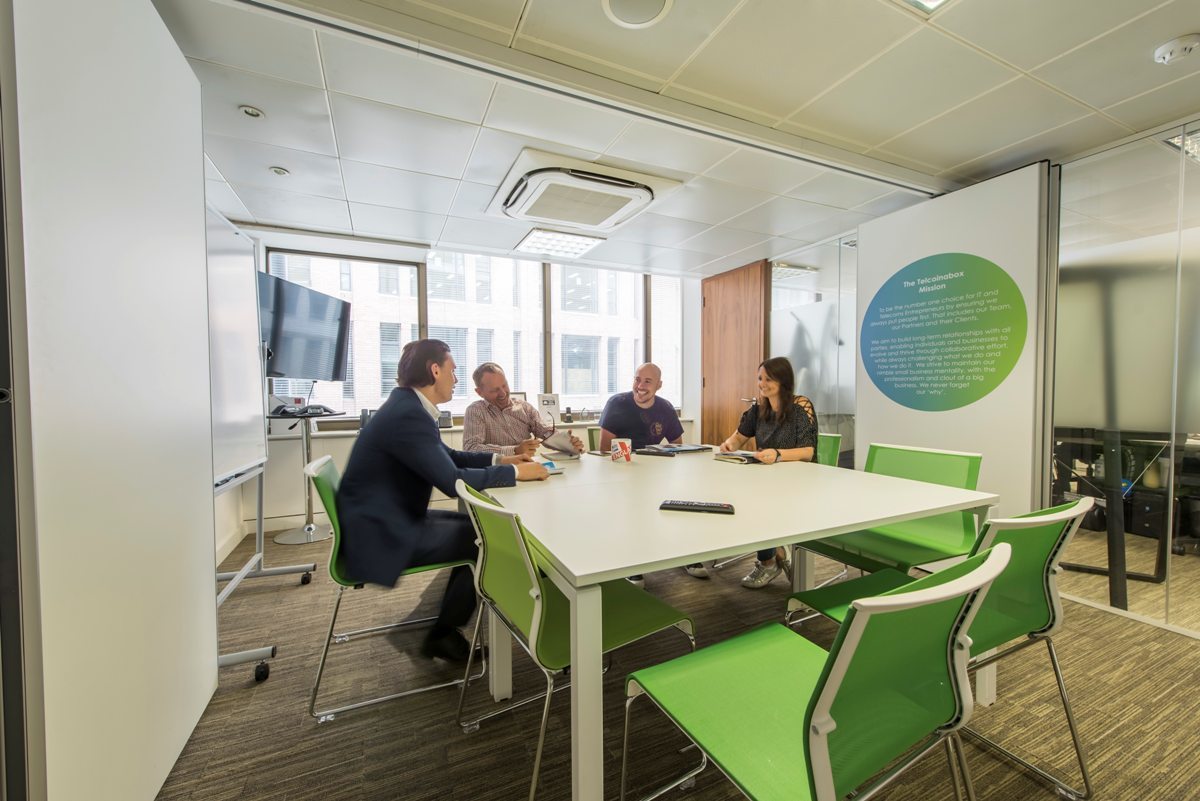 2 MONTHS FREE RENT 😊 || 7 x Desks in newly furnished, serviced & sociable office in Moorgate. 2 MONTHS FREE RENT 😊 || 7 x Desks in newly furnished, serviced & sociable office in Moorgate.