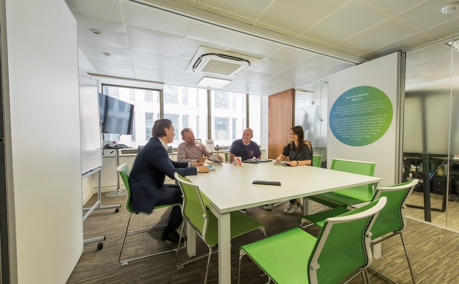 2 MONTHS FREE RENT 😊 || 7 x Desks in newly furnished, serviced & sociable office in Moorgate. 2 MONTHS FREE RENT 😊 || 7 x Desks in newly furnished, serviced & sociable office in Moorgate.