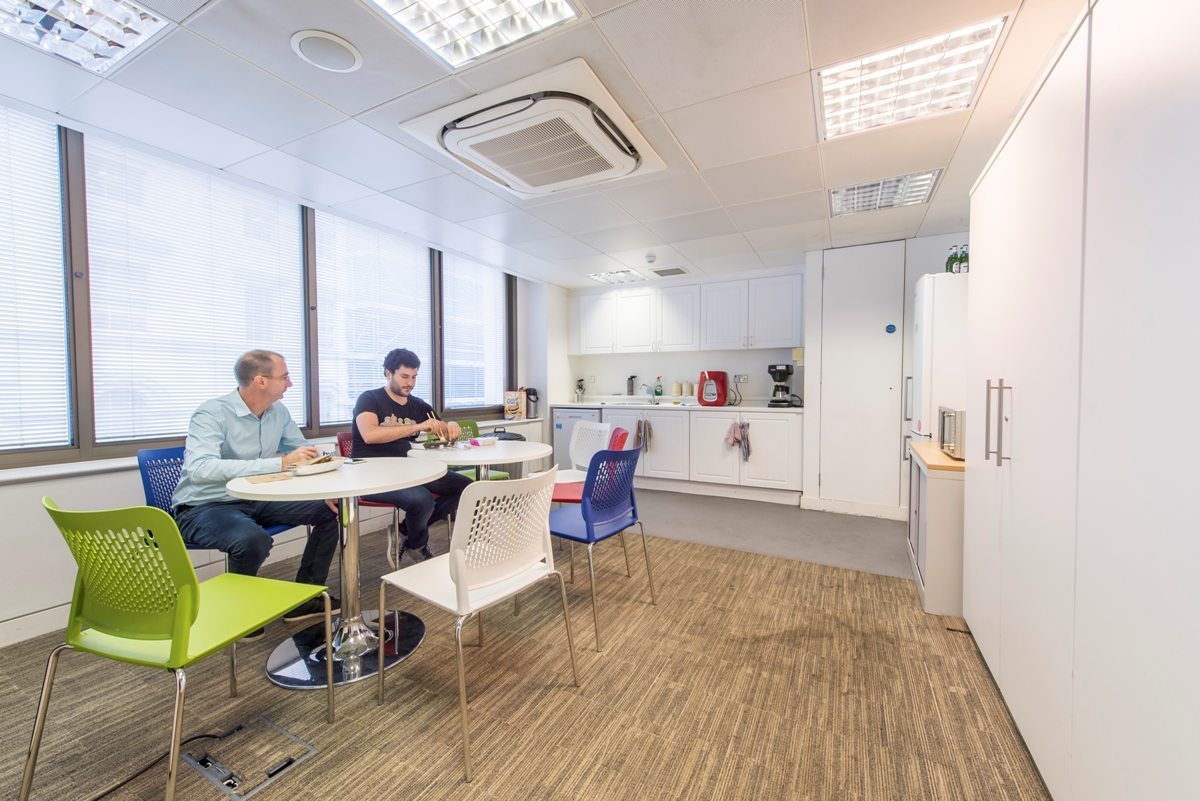 2 MONTHS FREE RENT 😊 || 7 x Desks in newly furnished, serviced & sociable office in Moorgate. 2 MONTHS FREE RENT 😊 || 7 x Desks in newly furnished, serviced & sociable office in Moorgate.