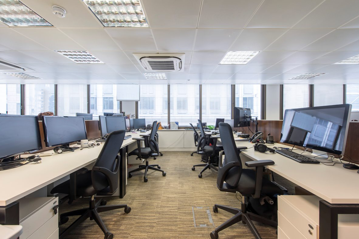 2 MONTHS FREE RENT 😊 || 7 x Desks in newly furnished, serviced & sociable office in Moorgate. 2 MONTHS FREE RENT 😊 || 7 x Desks in newly furnished, serviced & sociable office in Moorgate.