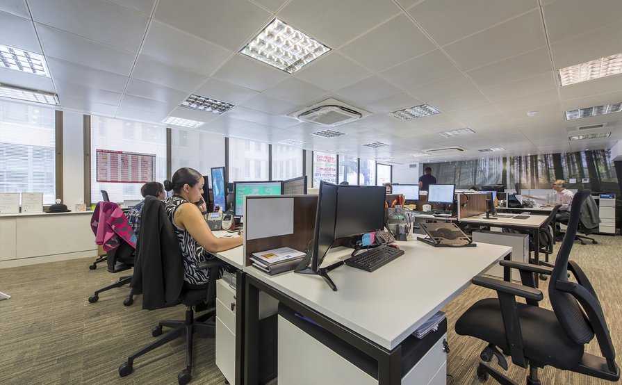 2 MONTHS FREE RENT 😊 || 7 x Desks in newly furnished, serviced & sociable office in Moorgate. 2 MONTHS FREE RENT 😊 || 7 x Desks in newly furnished, serviced & sociable office in Moorgate.