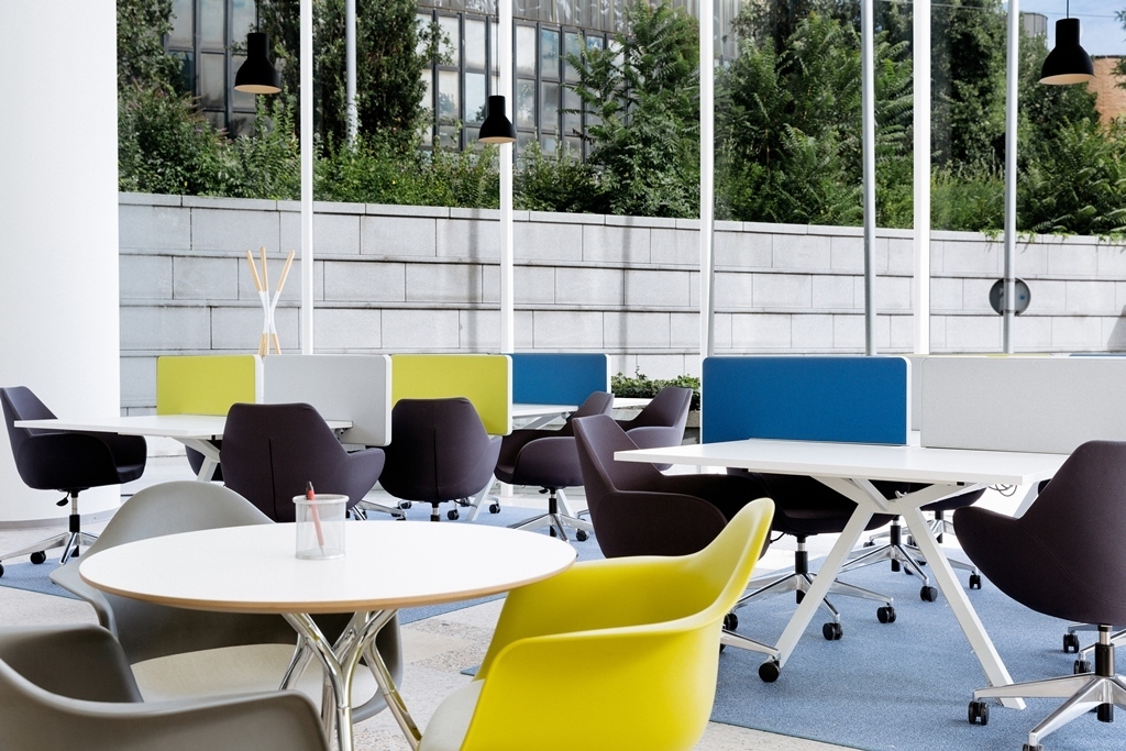 Co-working, Meeting room and Executive office Co-working, Meeting room and Executive office