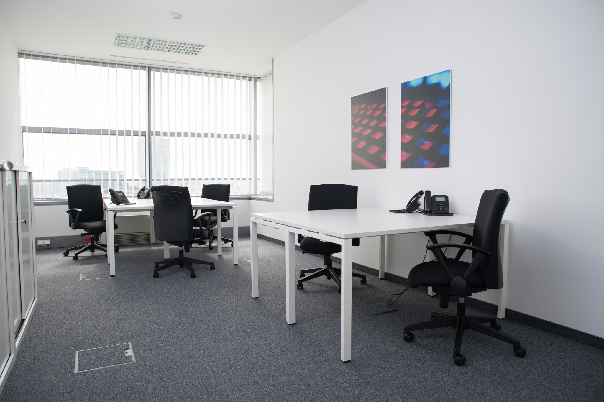 Co-working, Meeting room and Executive office Co-working, Meeting room and Executive office