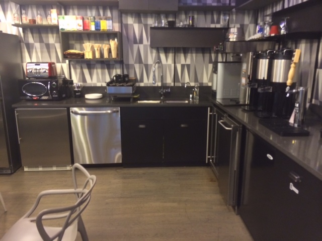 Affordable desk in a real office for freelancers