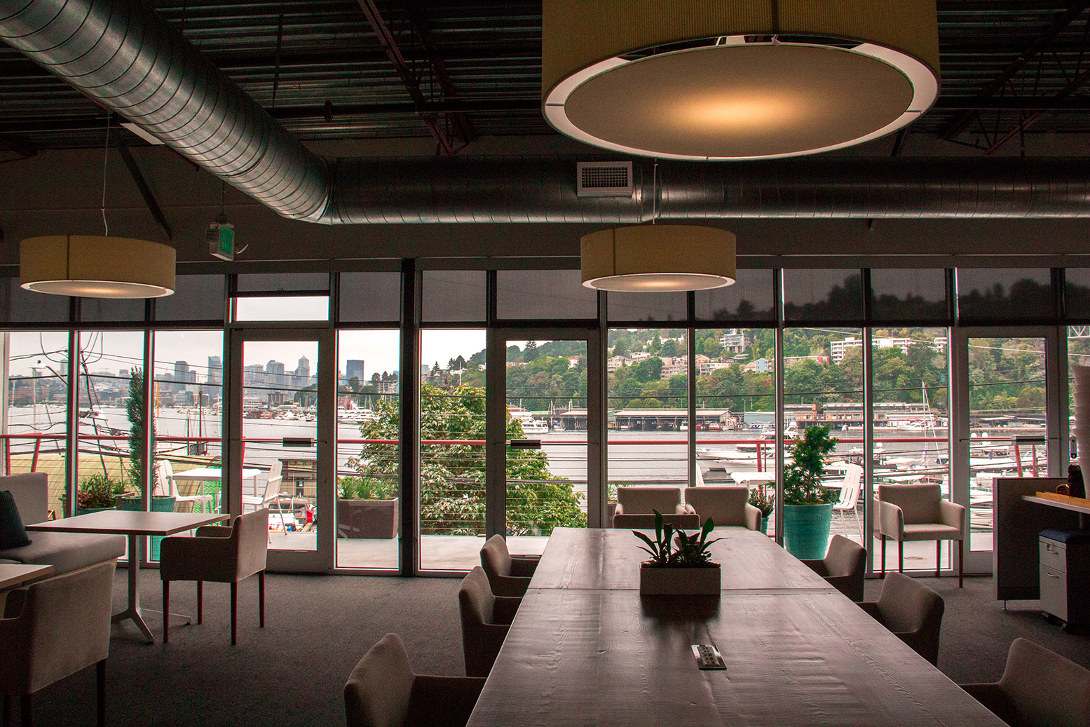 Floating Desk - Daily
