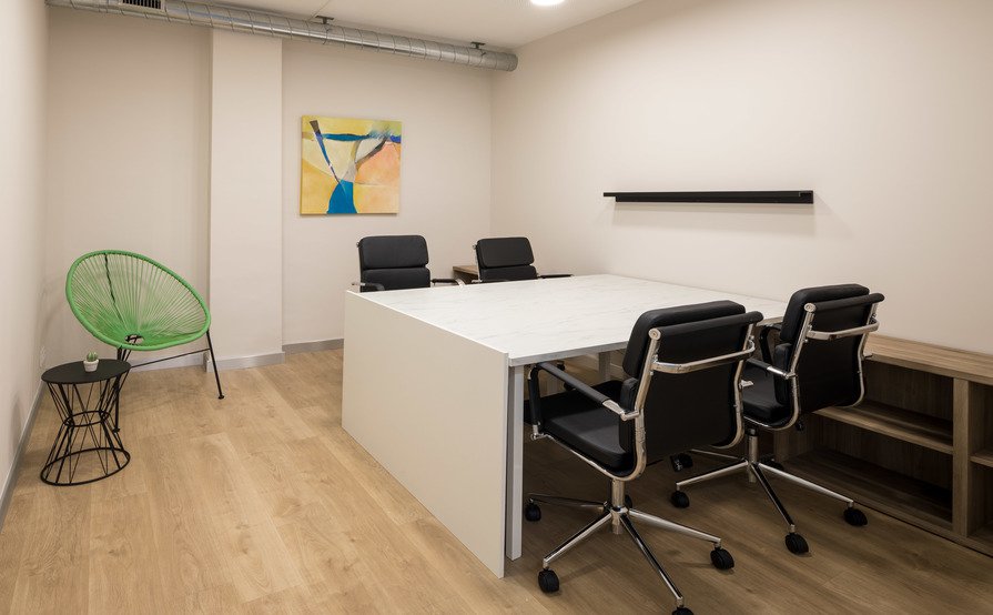 Private offices for 2 or 4 persons Private offices for 2 or 4 persons