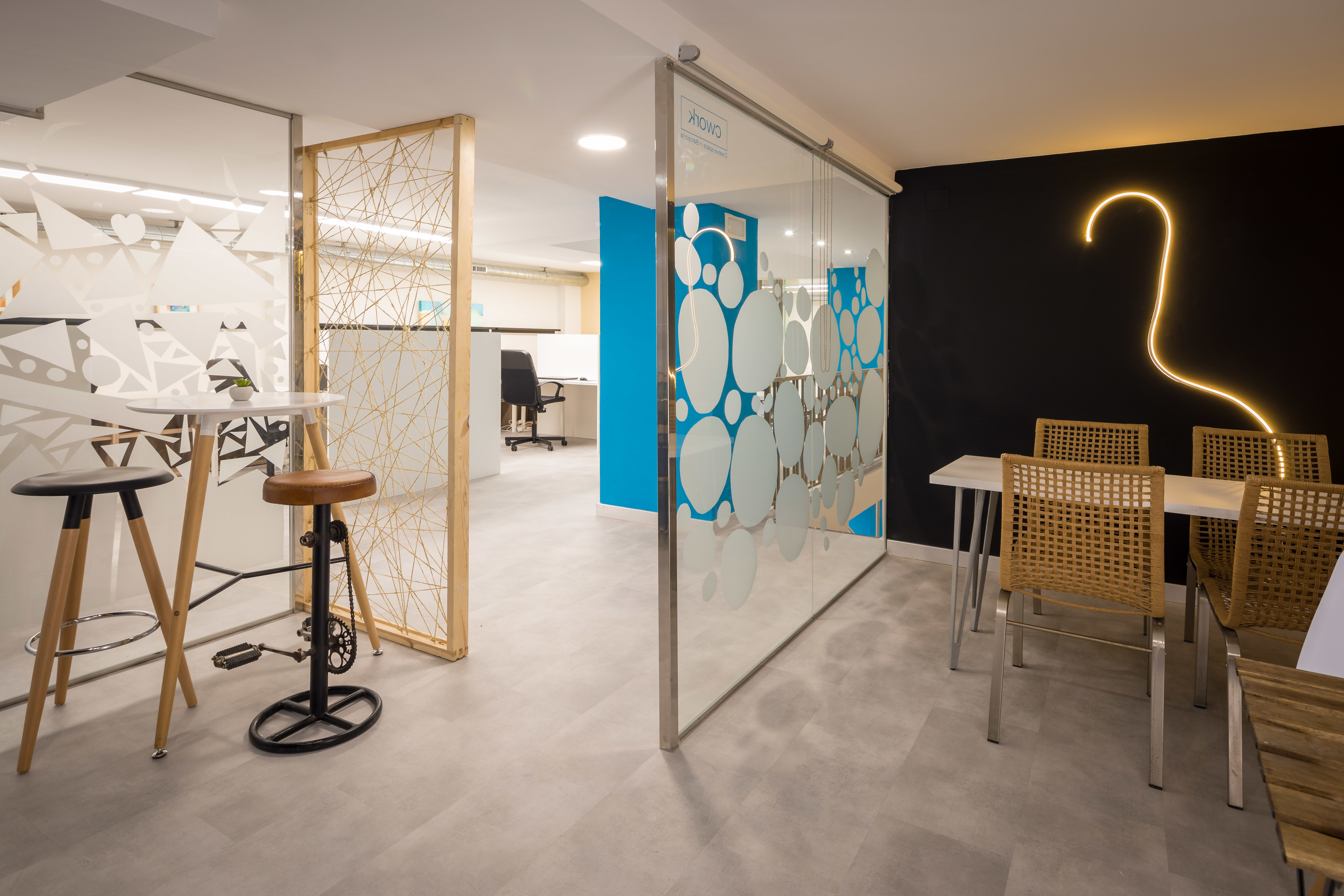 Private offices for 6 or 8 persons Private offices for 6 or 8 persons
