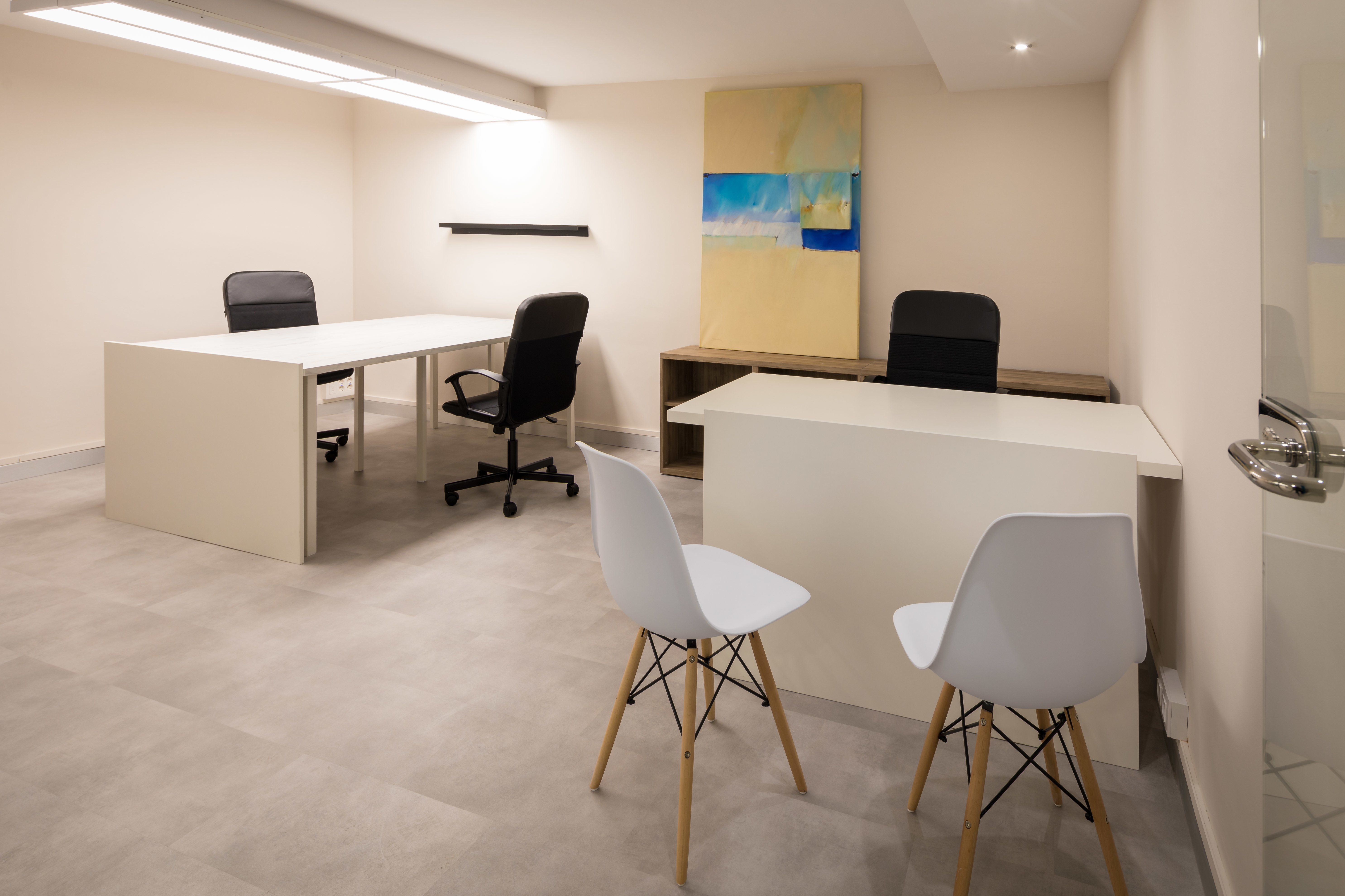 Private offices for 6 or 8 persons Private offices for 6 or 8 persons