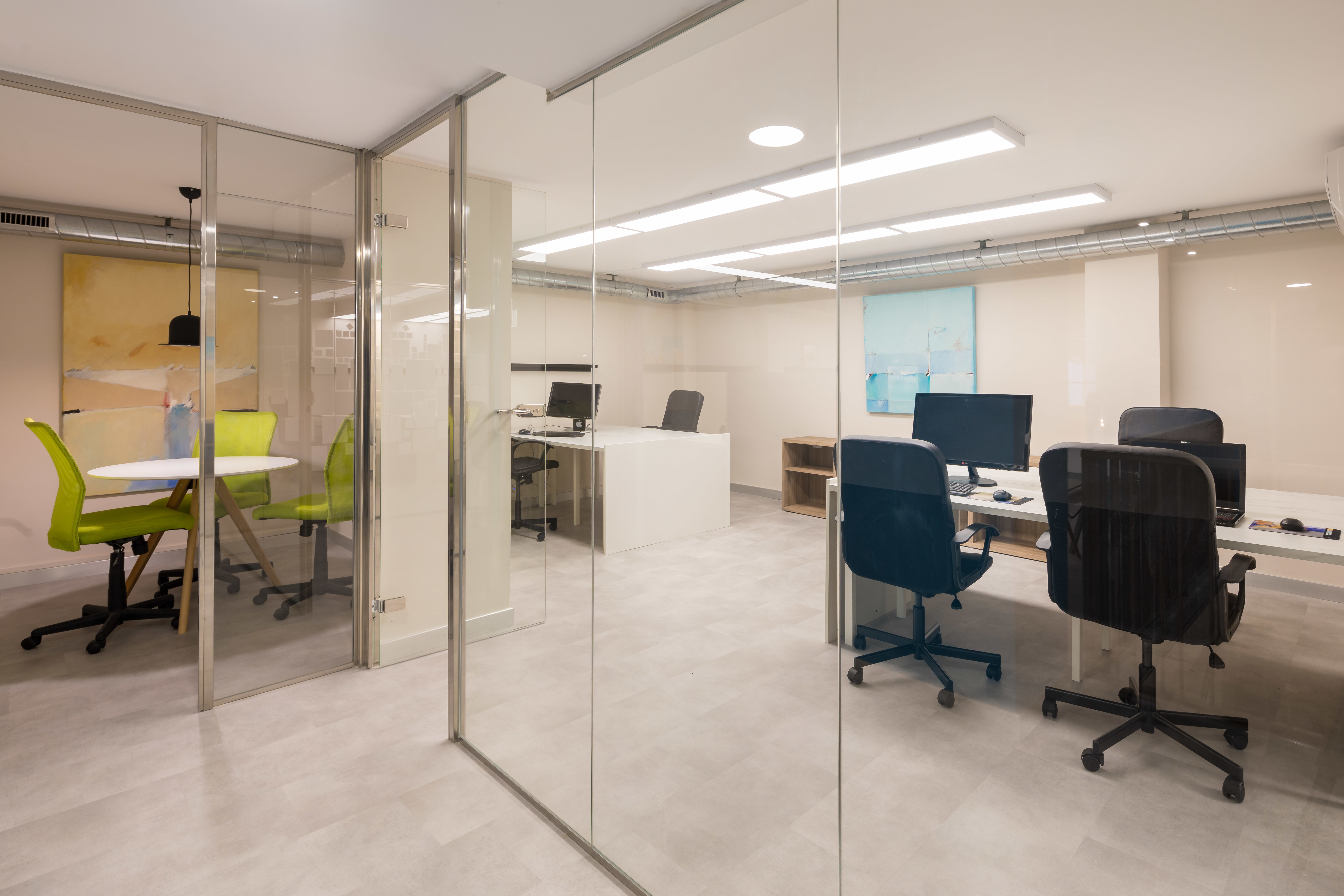 Private offices for 6 or 8 persons Private offices for 6 or 8 persons