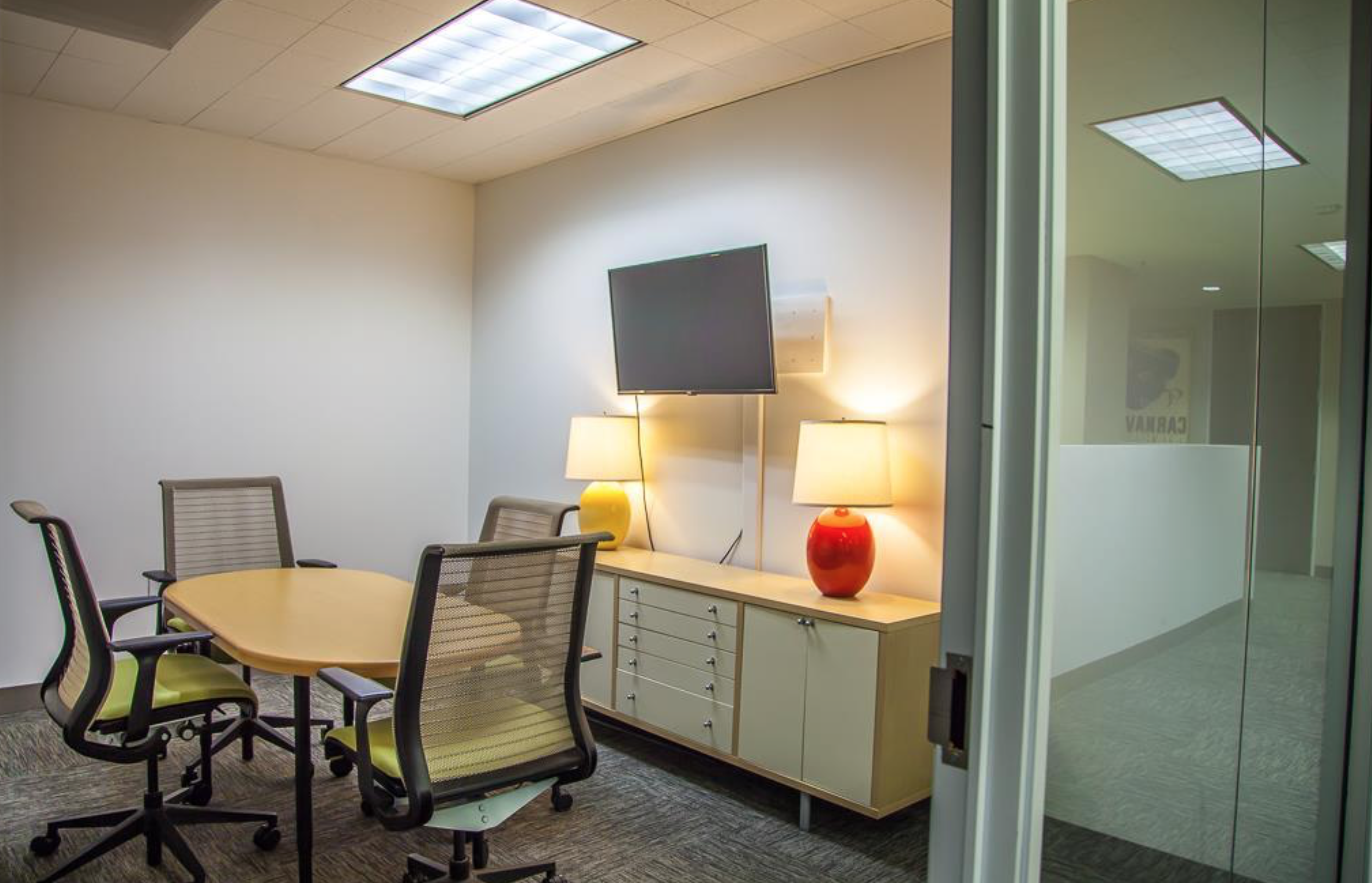 4 Person Office Available For Lease On The 18th Floor in The Financial District 4 Person Office Available For Lease On The 18th Floor in The Financial District