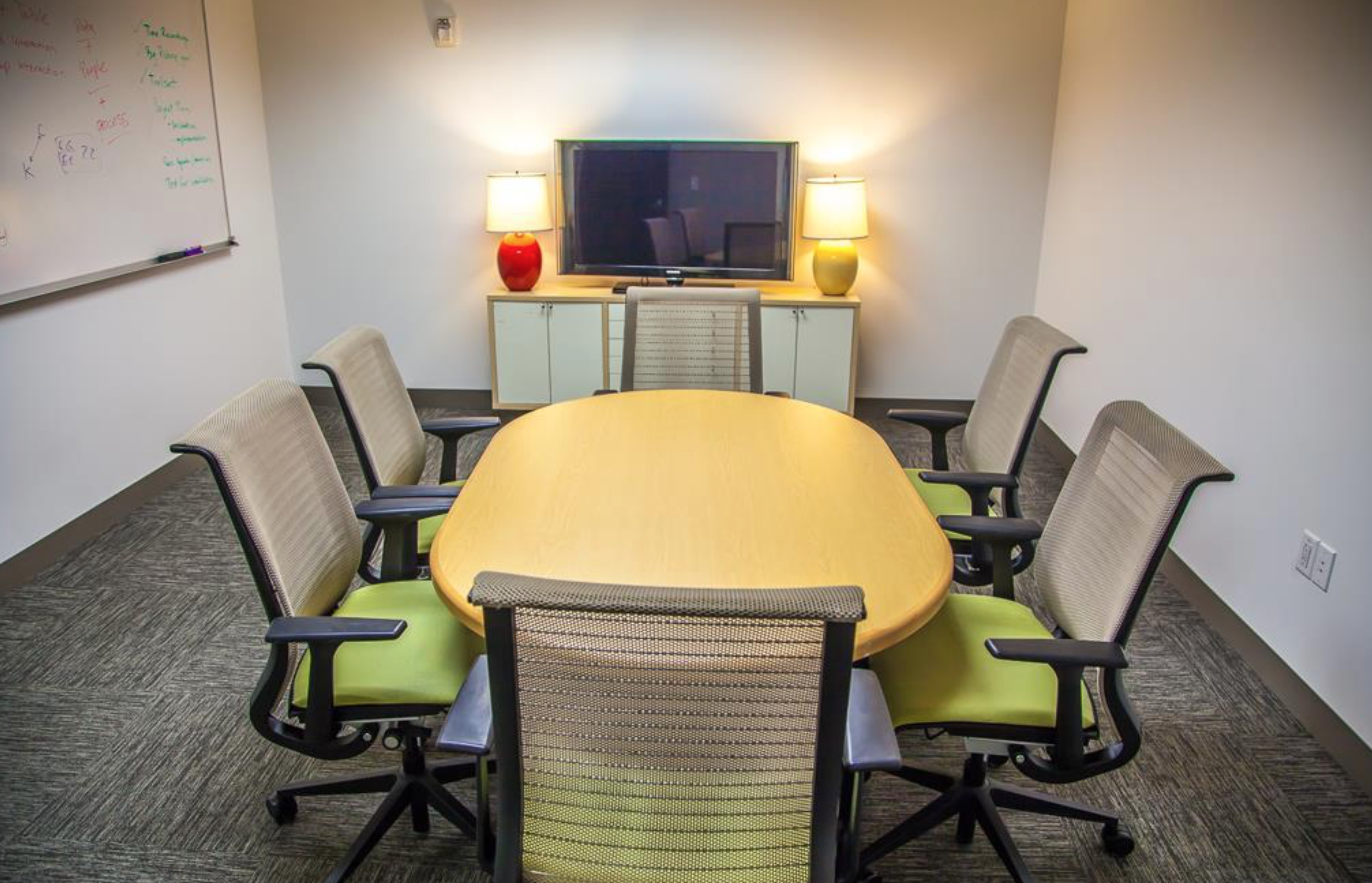 4 Person Office Available For Lease On The 18th Floor in The Financial District 4 Person Office Available For Lease On The 18th Floor in The Financial District