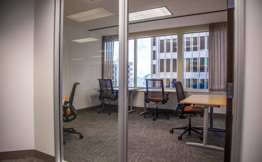 4 Person Office Available For Lease On The 18th Floor in The Financial District 