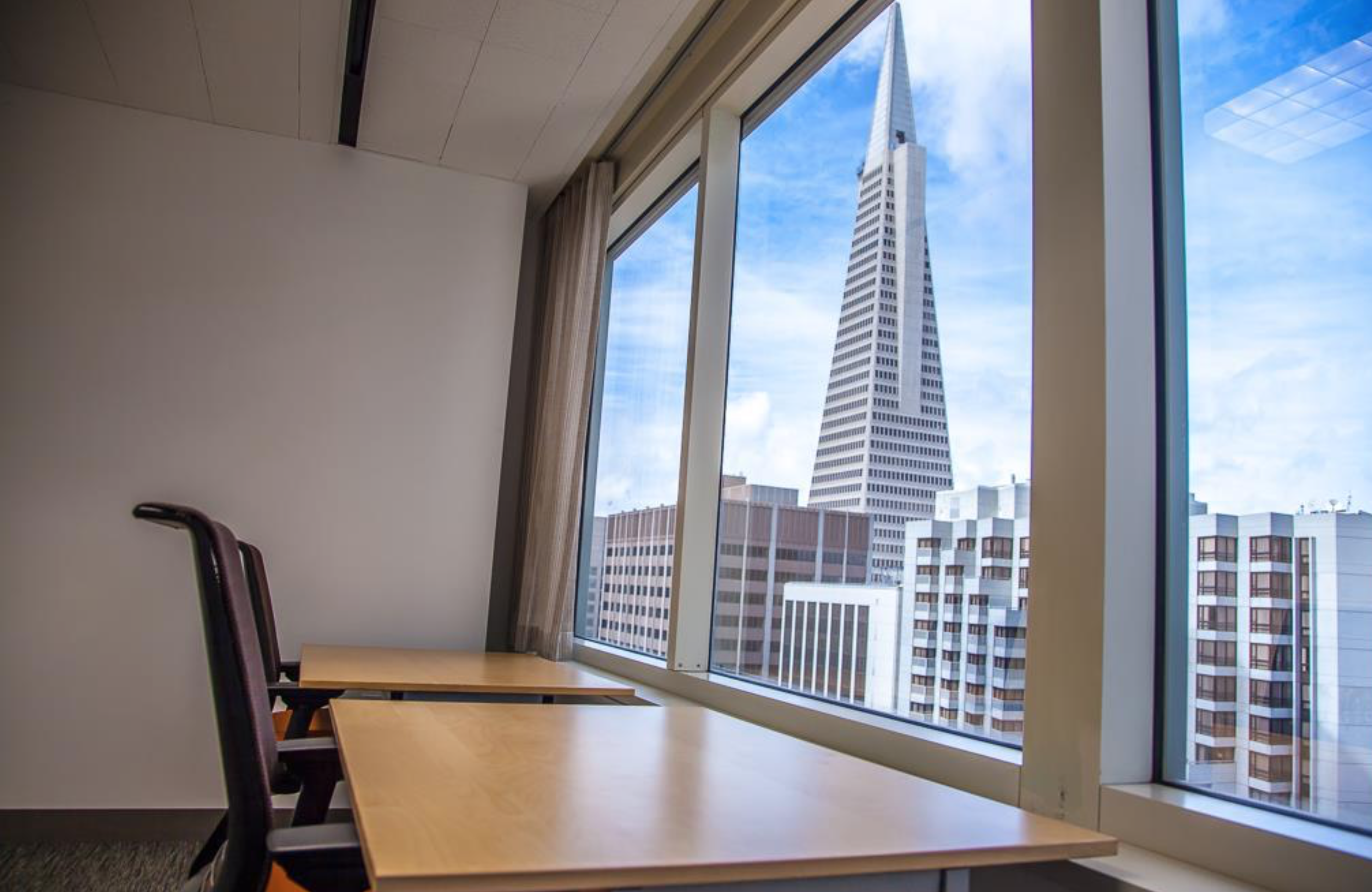 Office Space For 6 On The 18th Floor in The Financial District Office Space For 6 On The 18th Floor in The Financial District