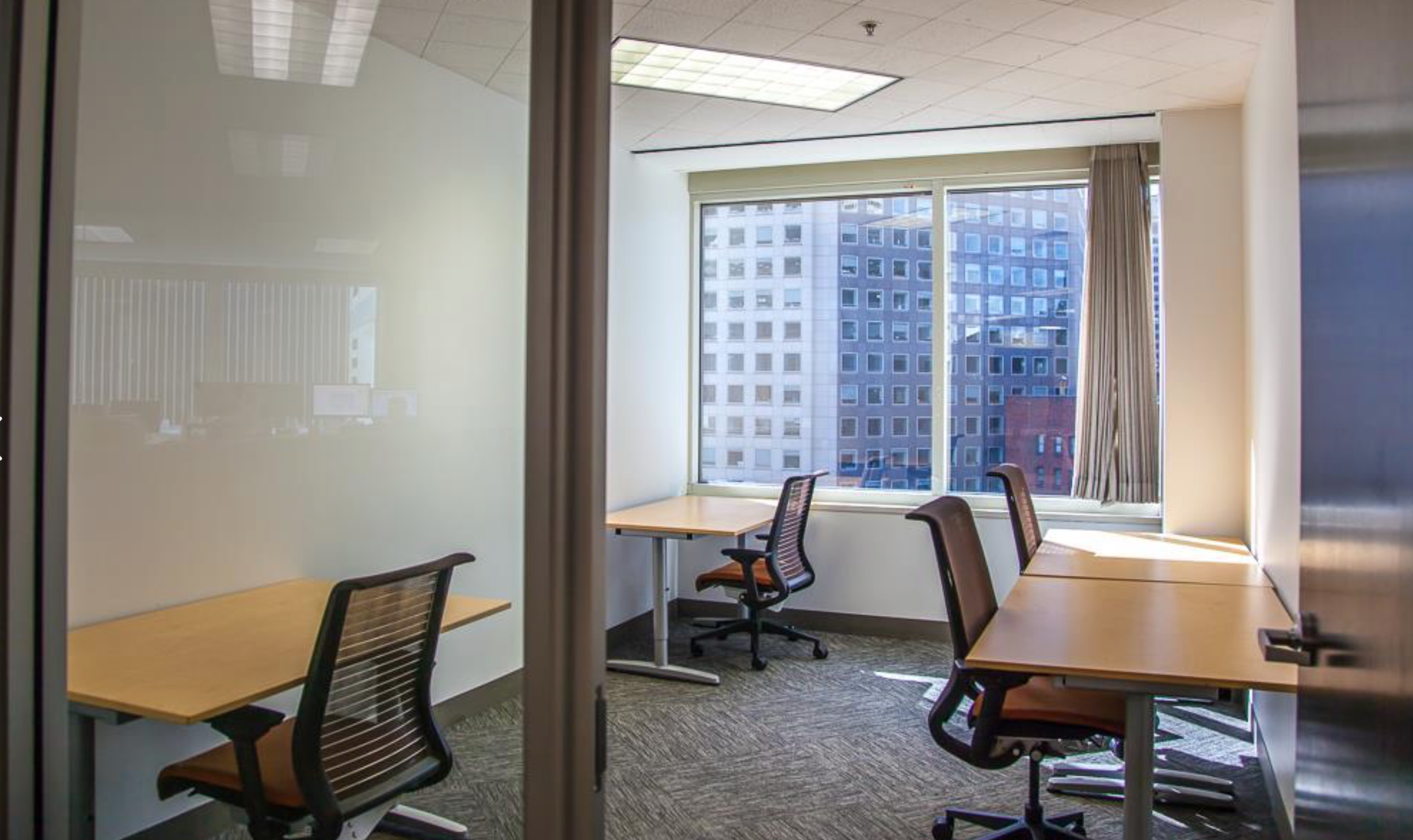 Office Space For 6 On The 18th Floor in The Financial District Office Space For 6 On The 18th Floor in The Financial District