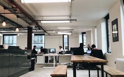 4 Desks available for rent  4 Desks available for rent