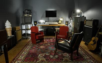 Dedicated Desk Dedicated Desk