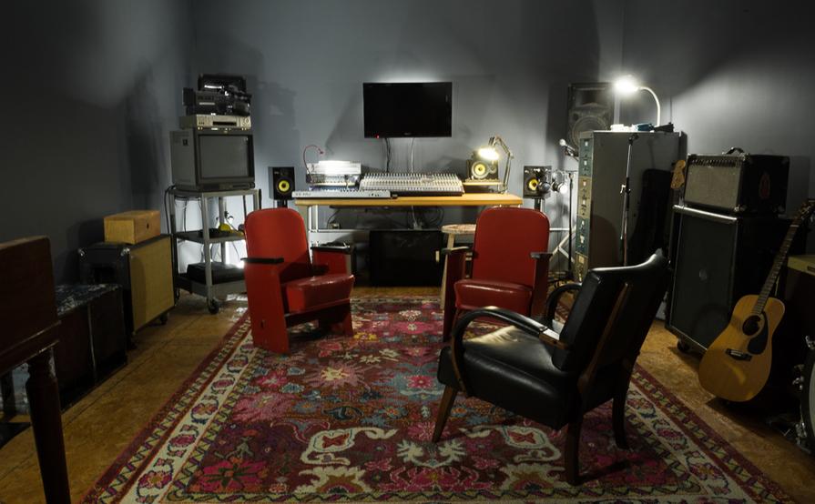 Audio Recording / Mixing Room Audio Recording / Mixing Room