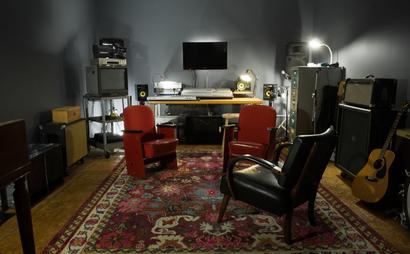 Audio Recording / Mixing Room Audio Recording / Mixing Room