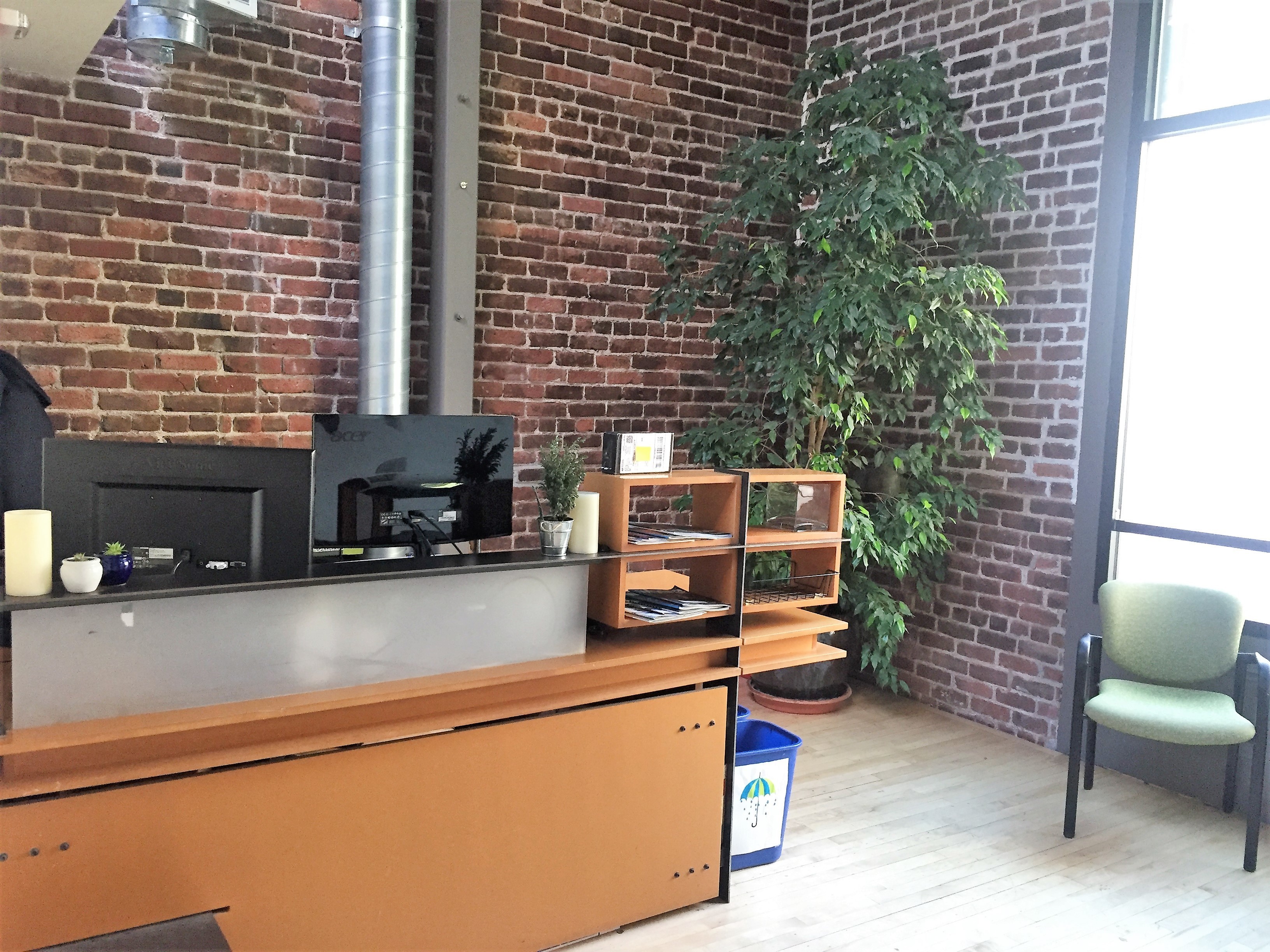 Dedicated Desks with Natural Light (7 Available)