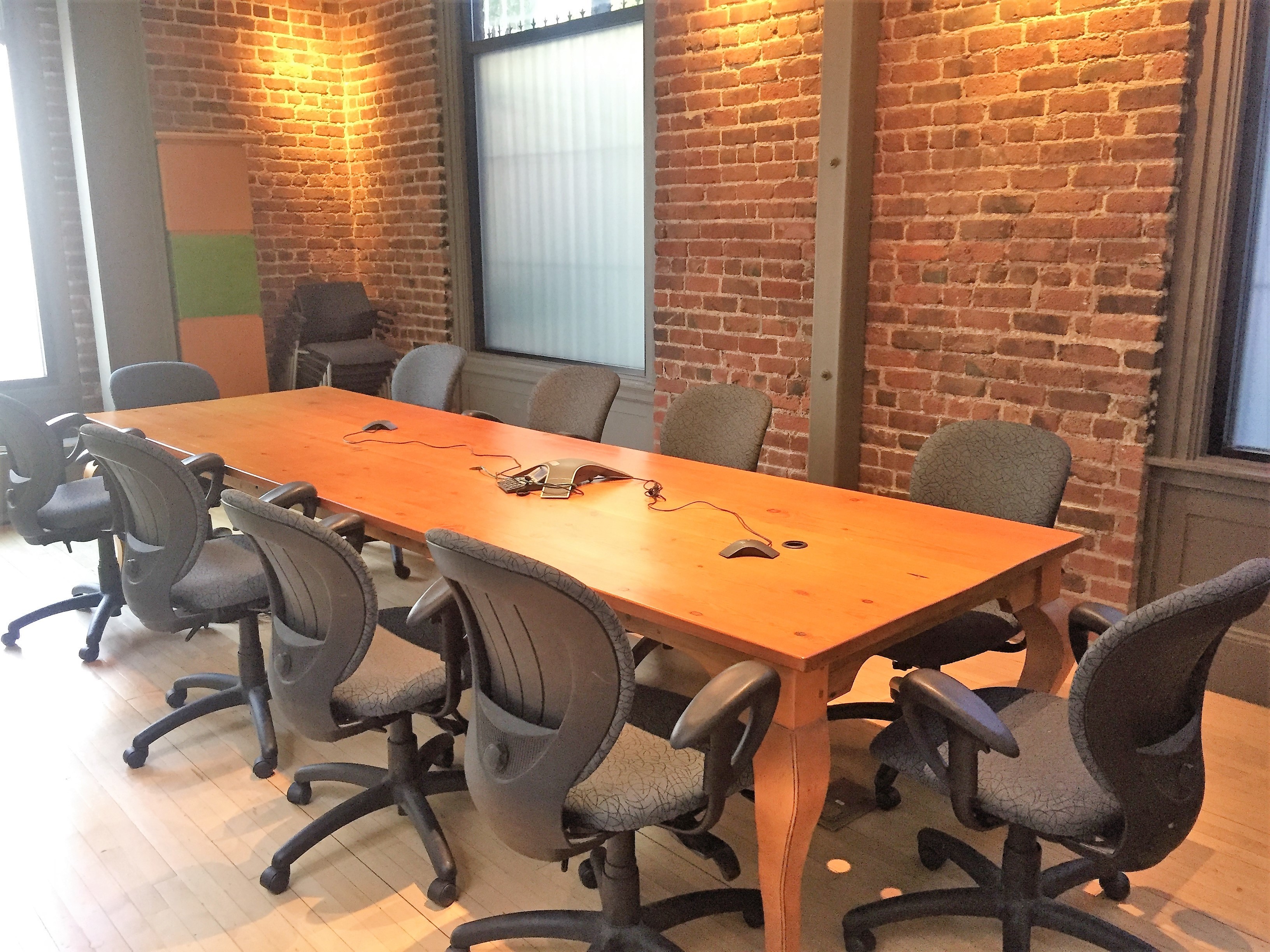 Dedicated Desks with Natural Light (7 Available)