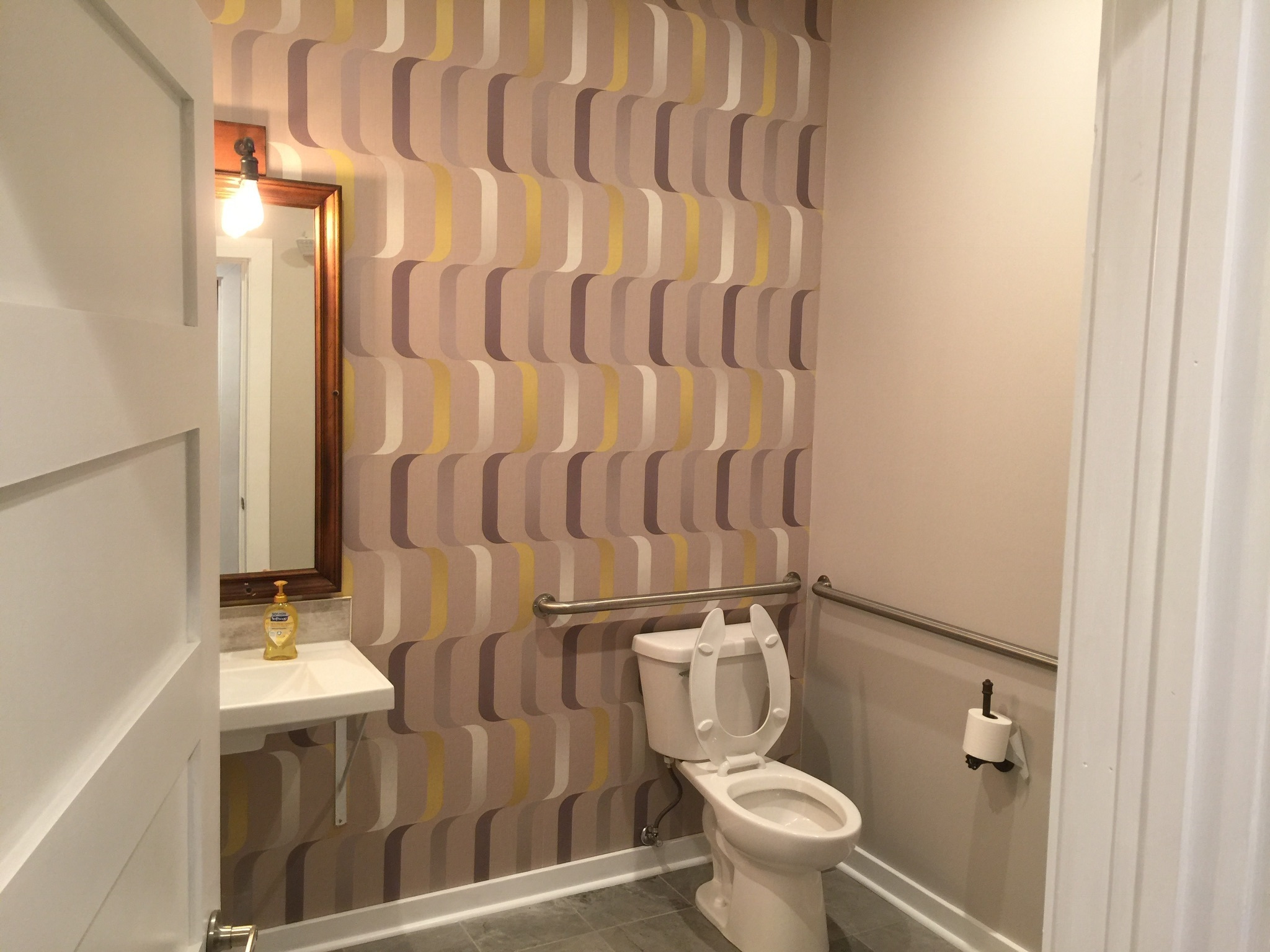 Office Clubhouse Open and semi-private workspace