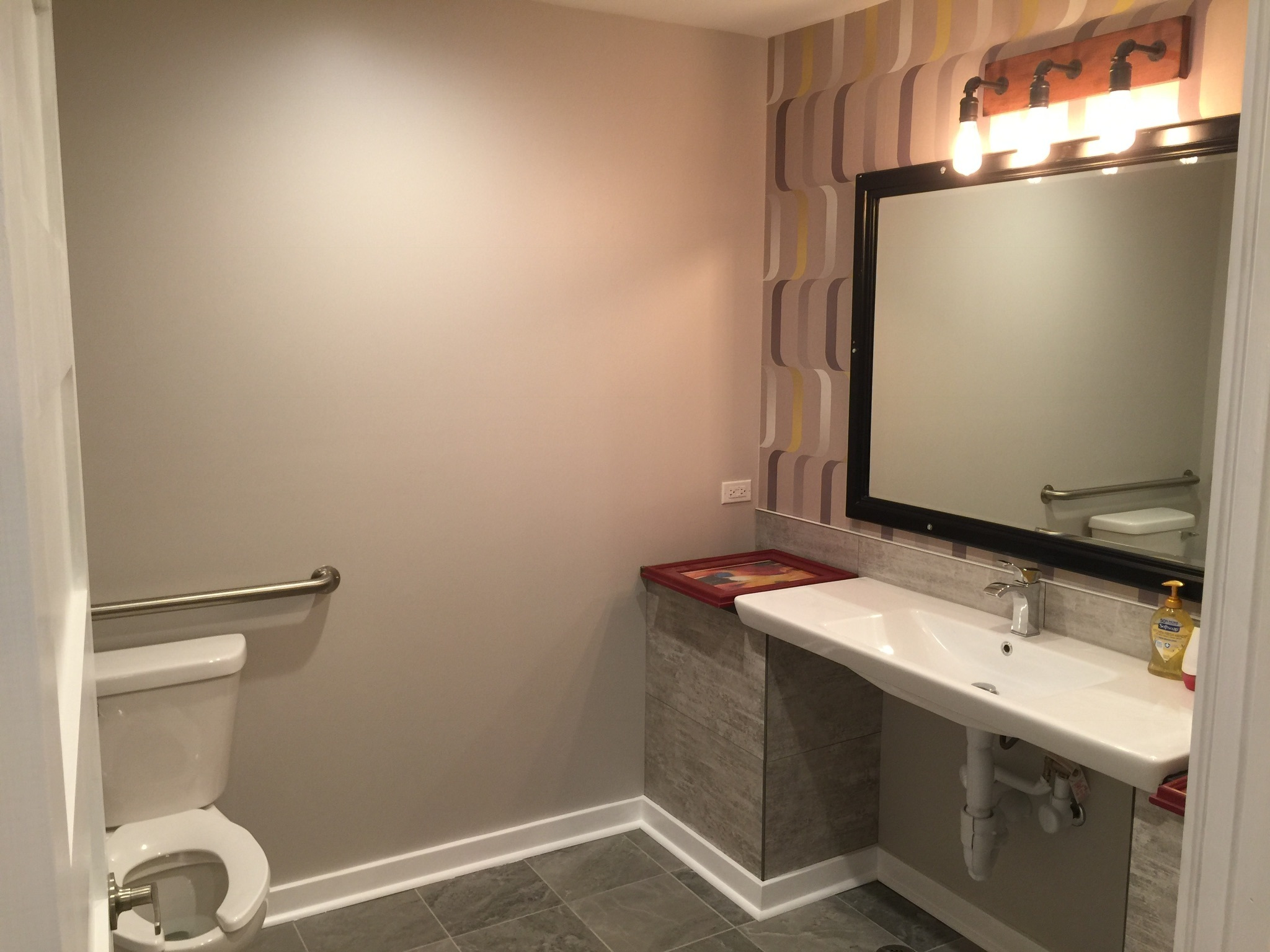 Office Clubhouse Open and semi-private workspace