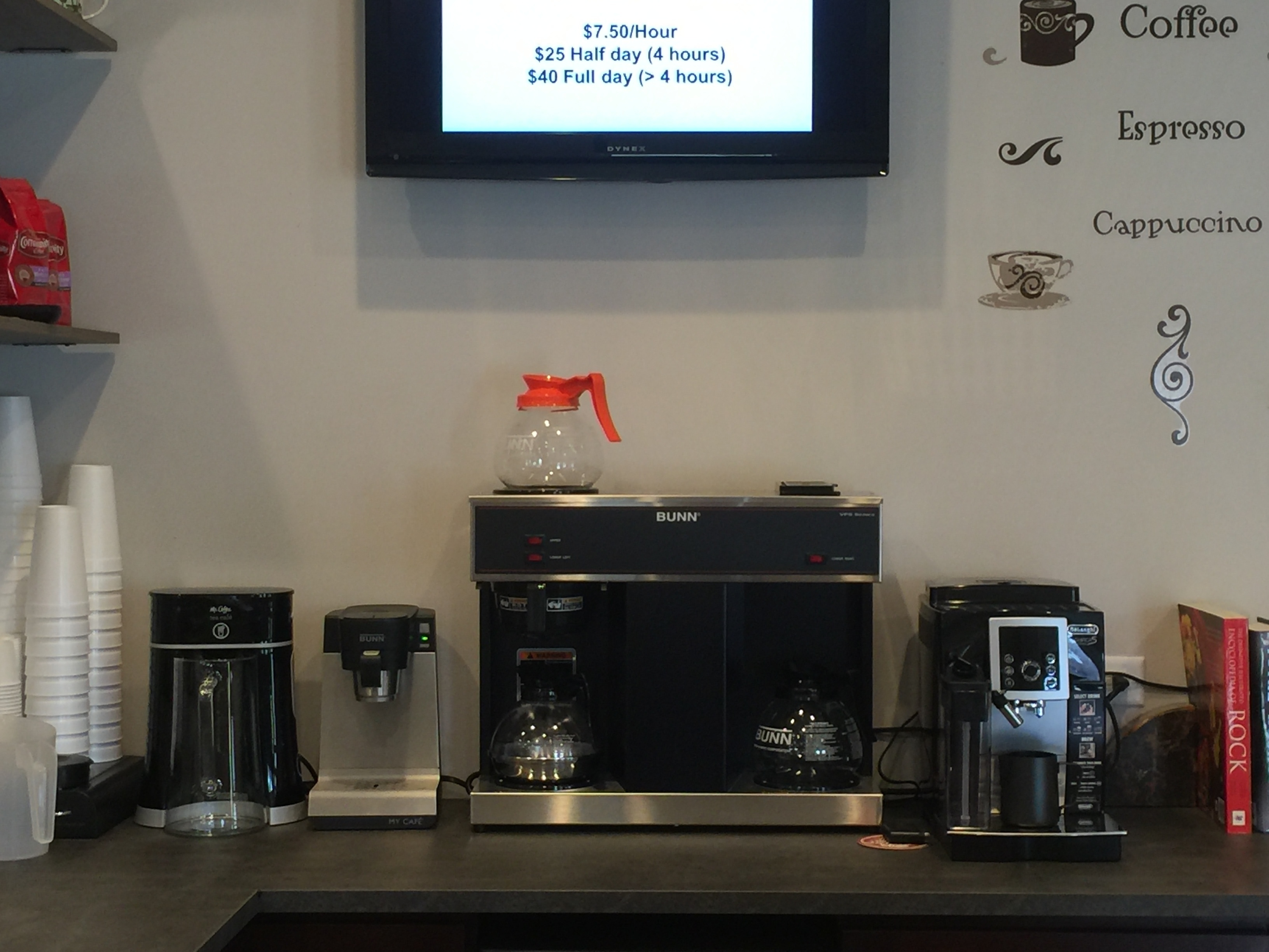 Office Clubhouse Open and semi-private workspace