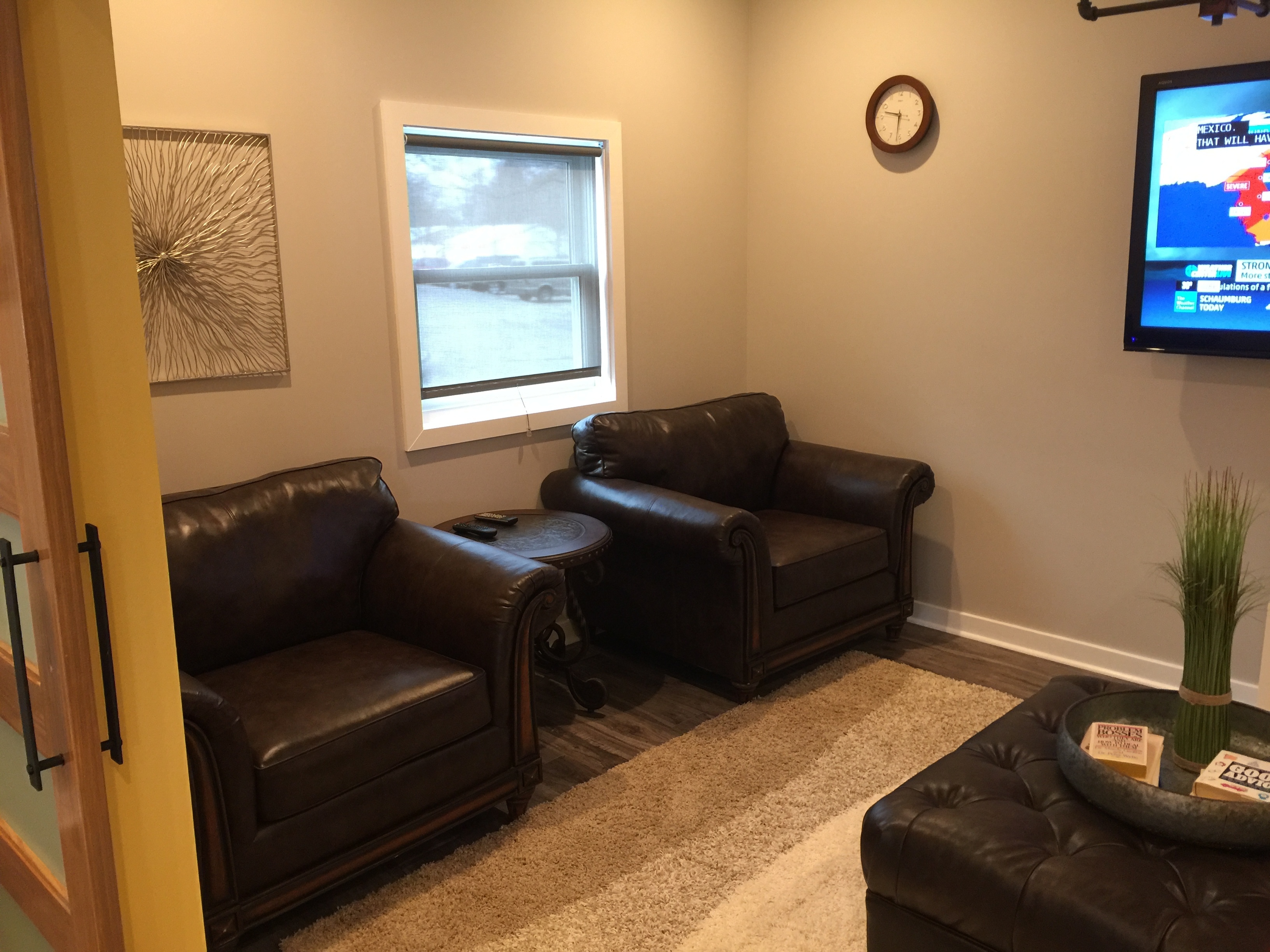 Office Clubhouse Open and semi-private workspace