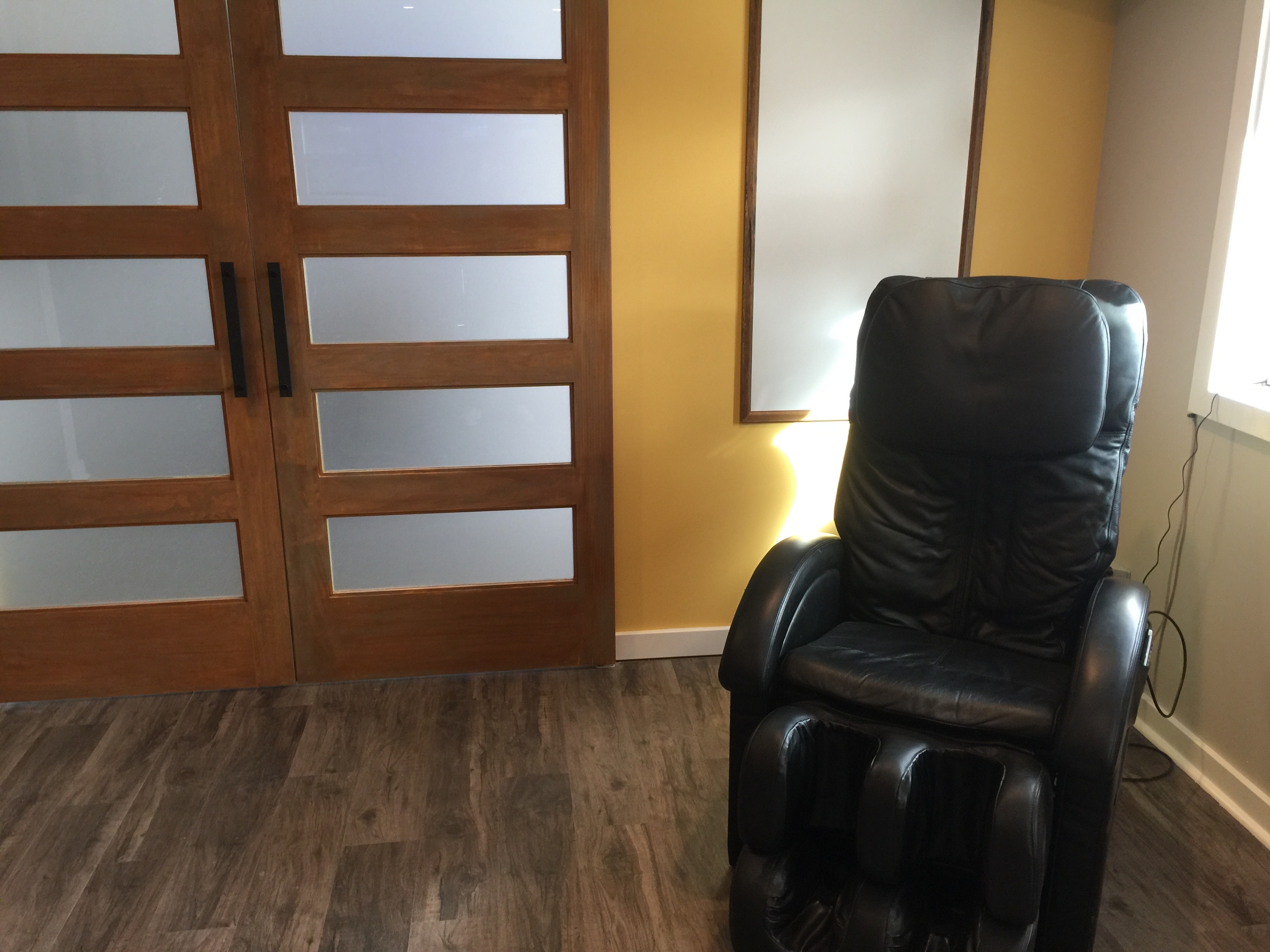 Office Clubhouse Open and semi-private workspace