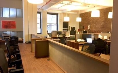 8 desks available in sunny Chelsea loft 8 desks available in sunny Chelsea loft