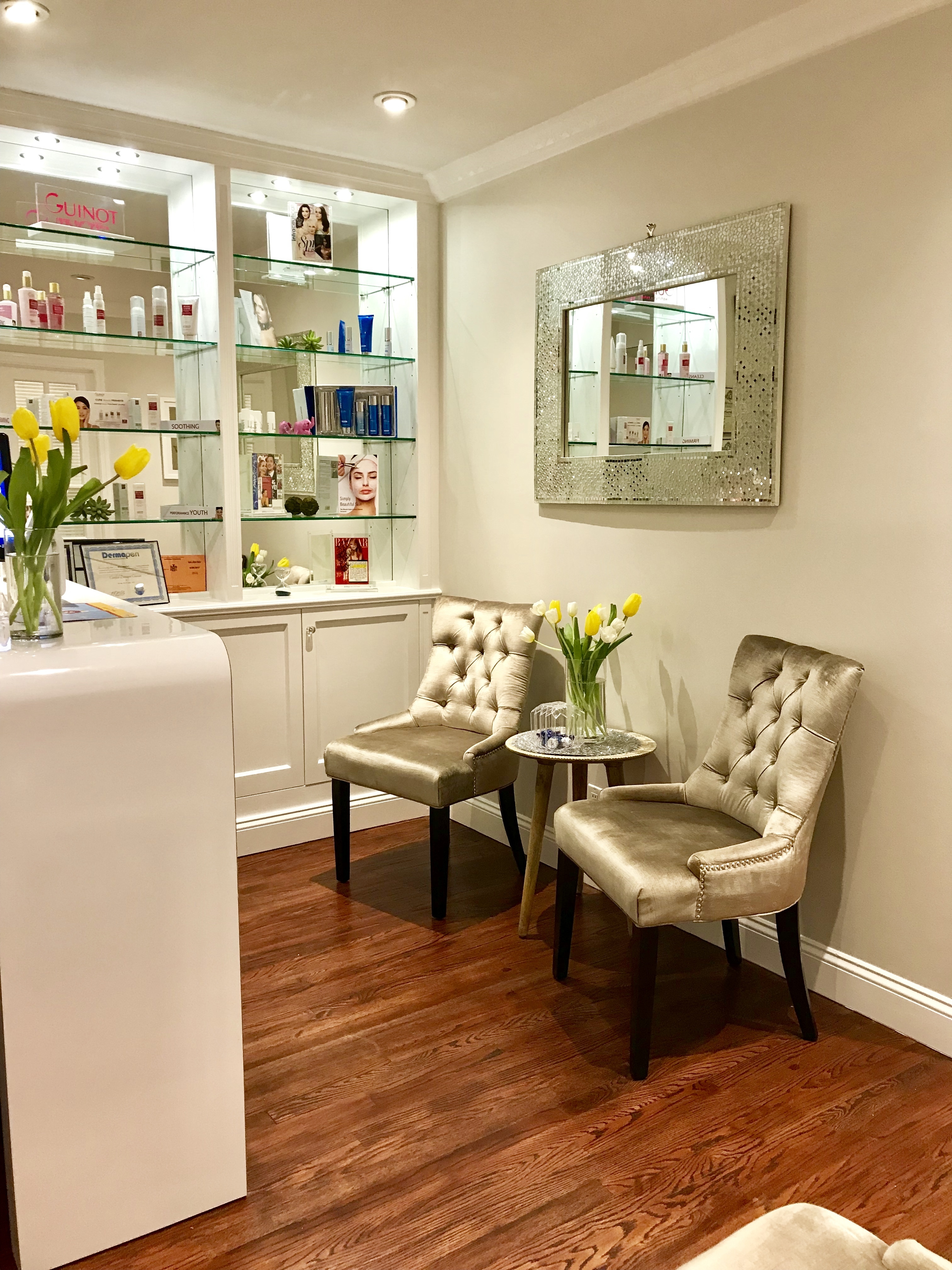 FOR RENT: Treatment Room in UPPER EAST SIDE (Health/Beauty Service) FOR RENT: Treatment Room in UPPER EAST SIDE (Health/Beauty Service)