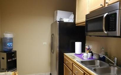 Orland Park shared office space near highway 1-2  available