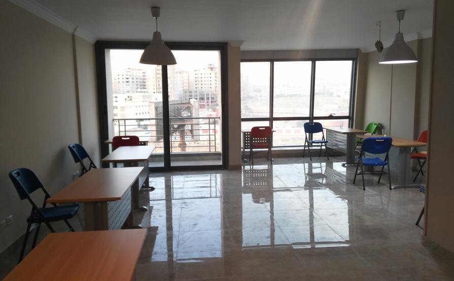 Zoom Smart Space.         Shared Desks , Meeting rooms , didicated desk , workshop room , course room Zoom Smart Space.         Shared Desks , Meeting rooms , didicated desk , workshop room , course room