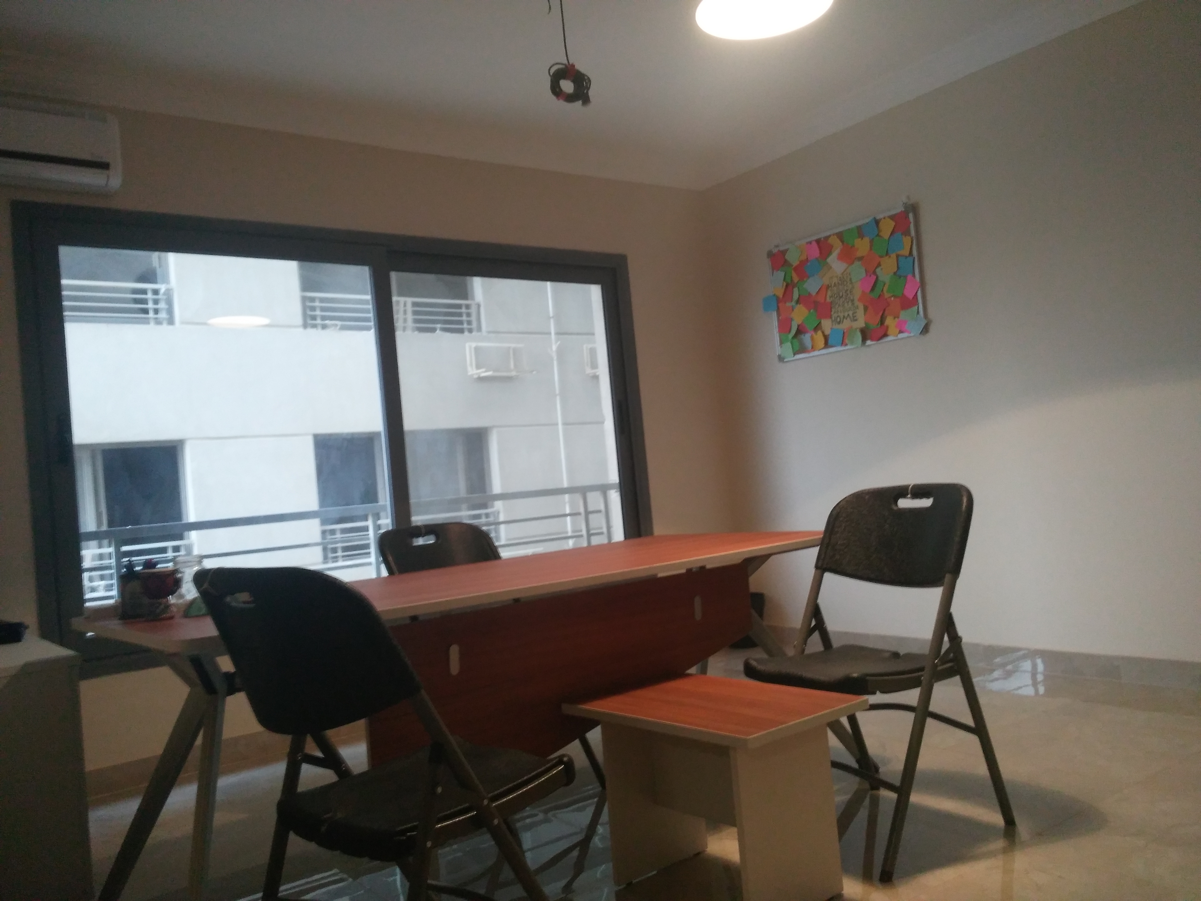 Zoom Smart Space.         Shared Desks , Meeting rooms , didicated desk , workshop room , course room Zoom Smart Space.         Shared Desks , Meeting rooms , didicated desk , workshop room , course room