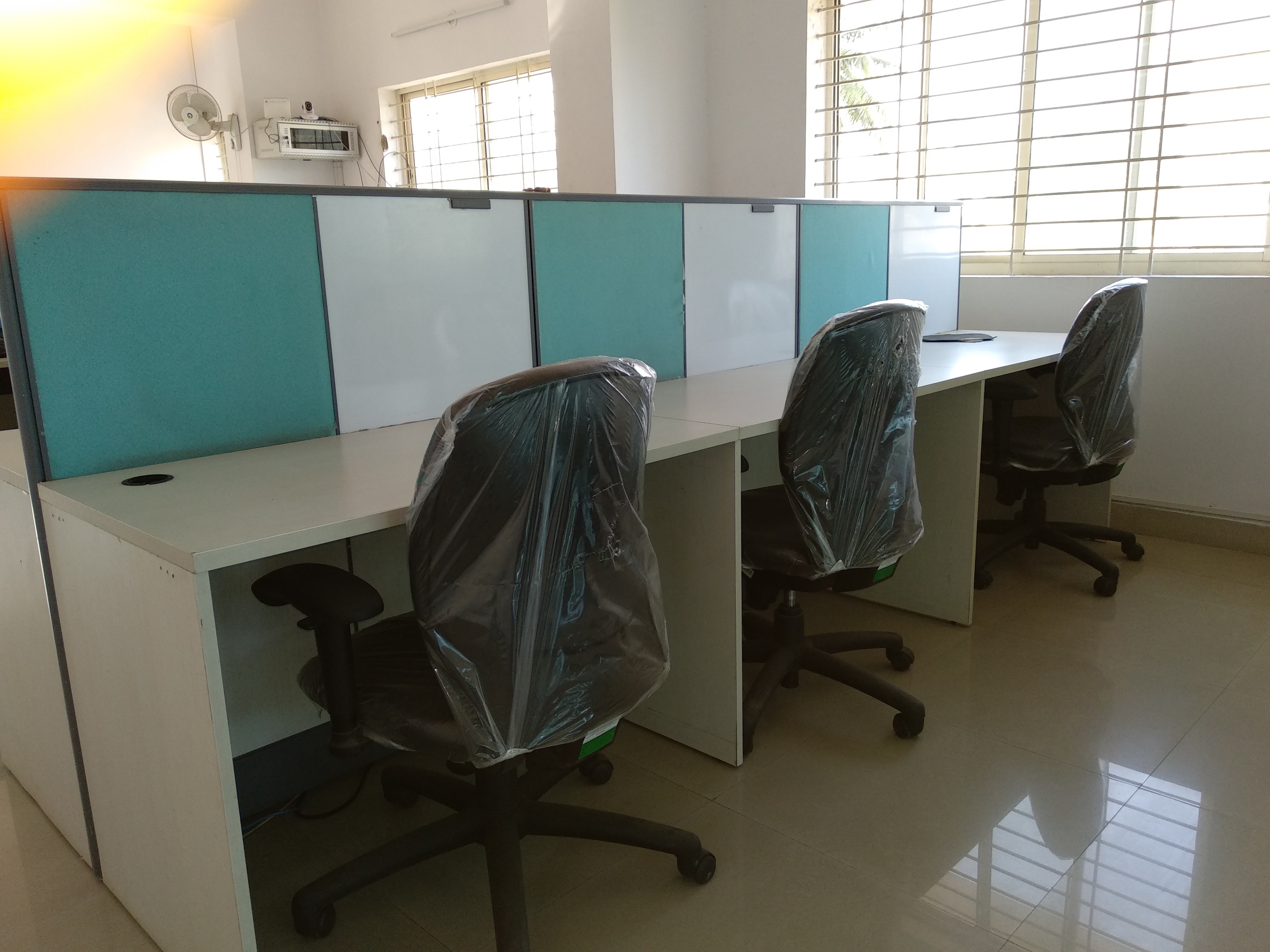 6 Seater Co-working Shared Office Space