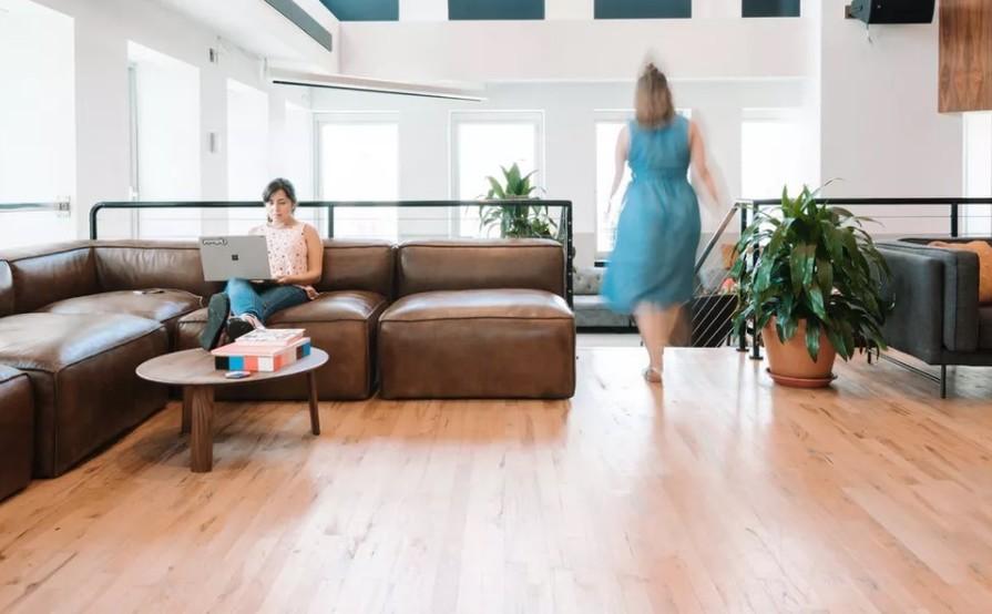 Personal Desk in City Hall Personal Desk in City Hall