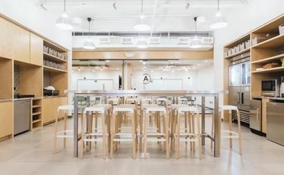 1-Desk Personal Office in City Hall 1-Desk Personal Office in City Hall