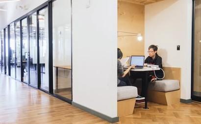 6-Desk Personal Office in City Hall 6-Desk Personal Office in City Hall