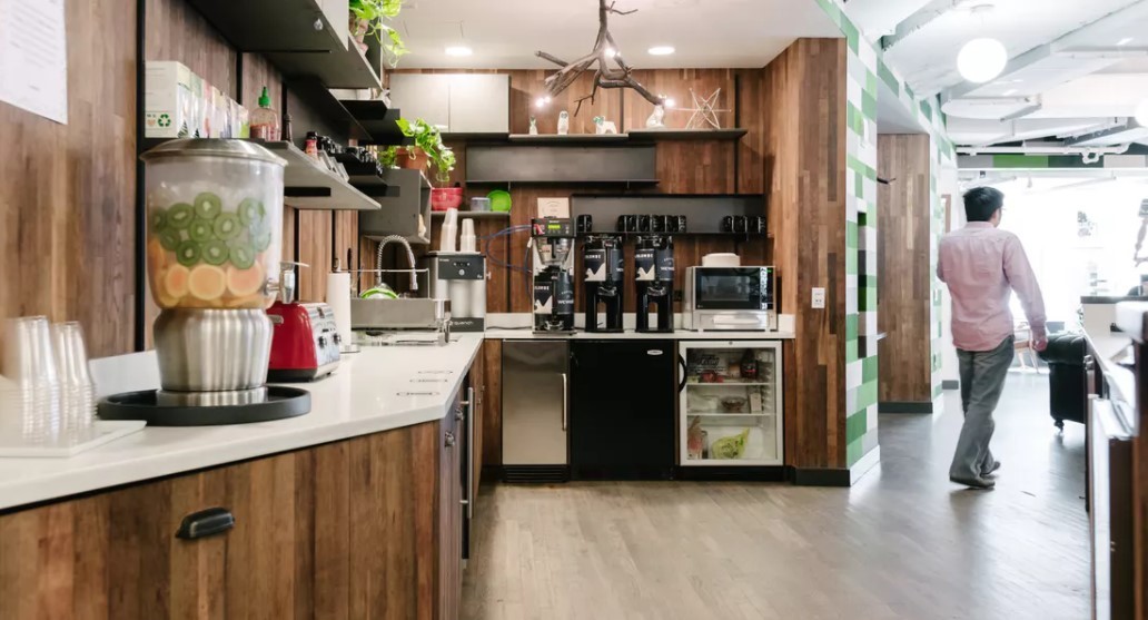 8-Desk Personal Office in City Hall