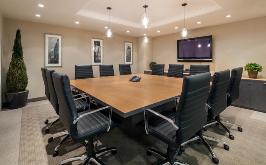 8-person window Team Room.