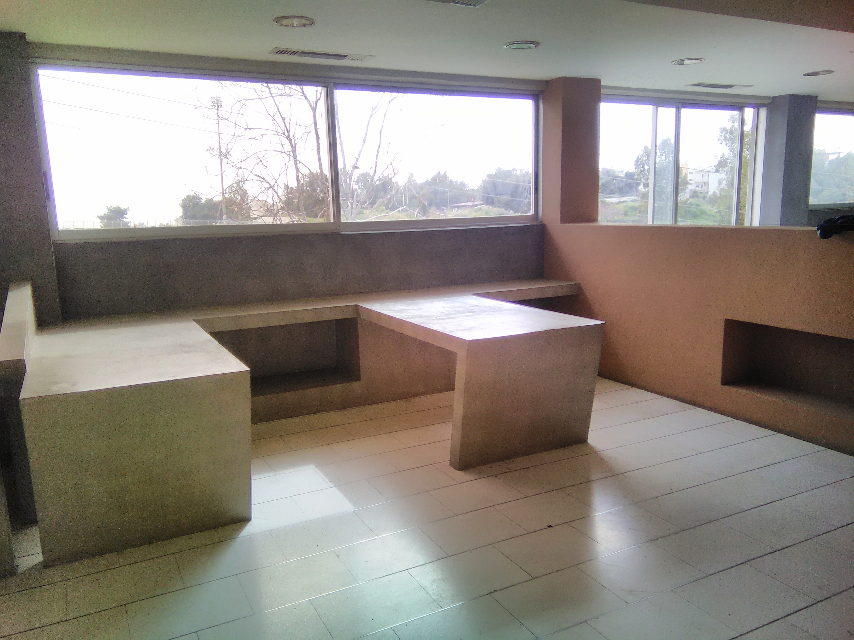 Saronikou33.gr Office & Conference Center