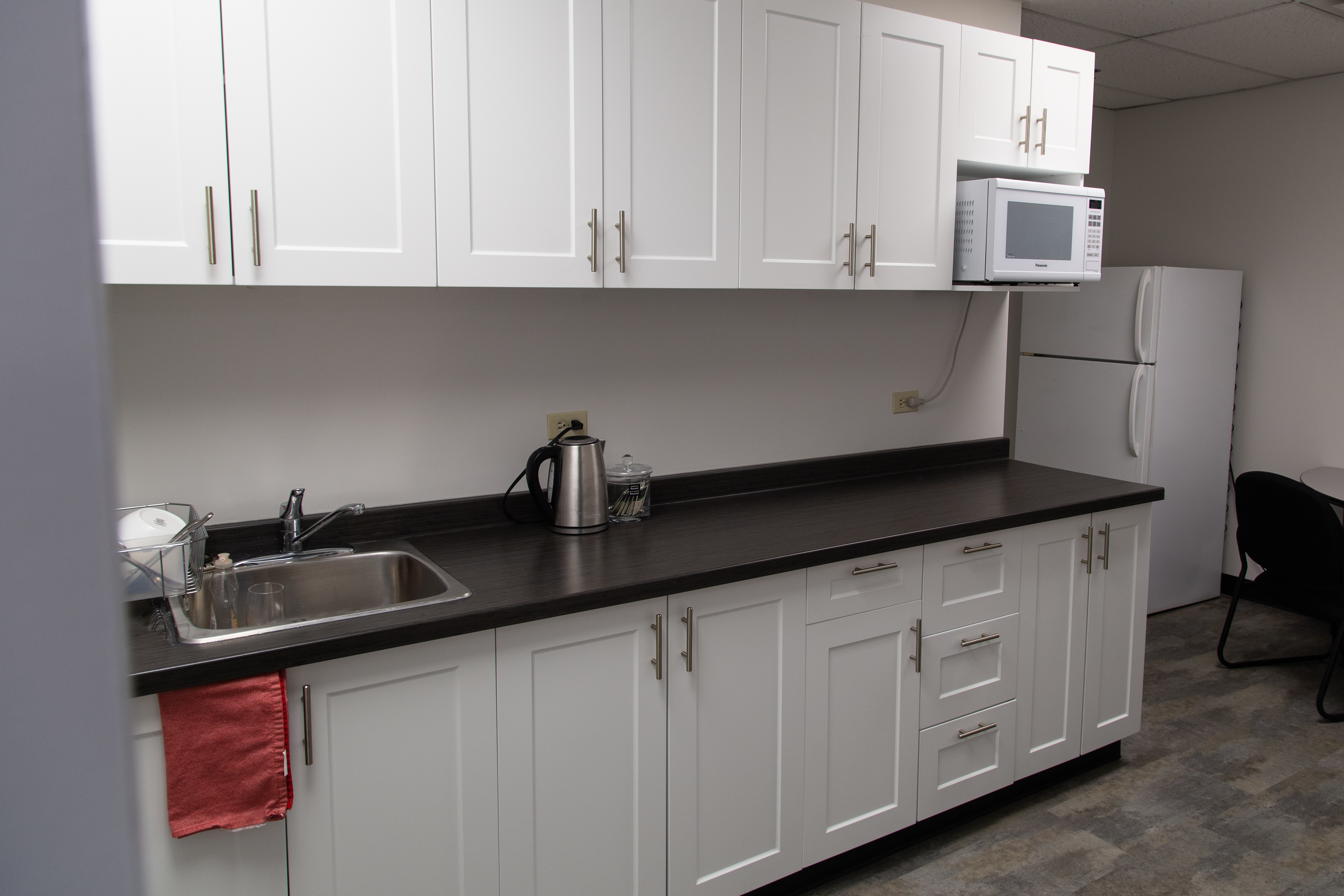 Calgary Business Centre - Private Offices - Community Feel Calgary Business Centre - Private Offices - Community Feel