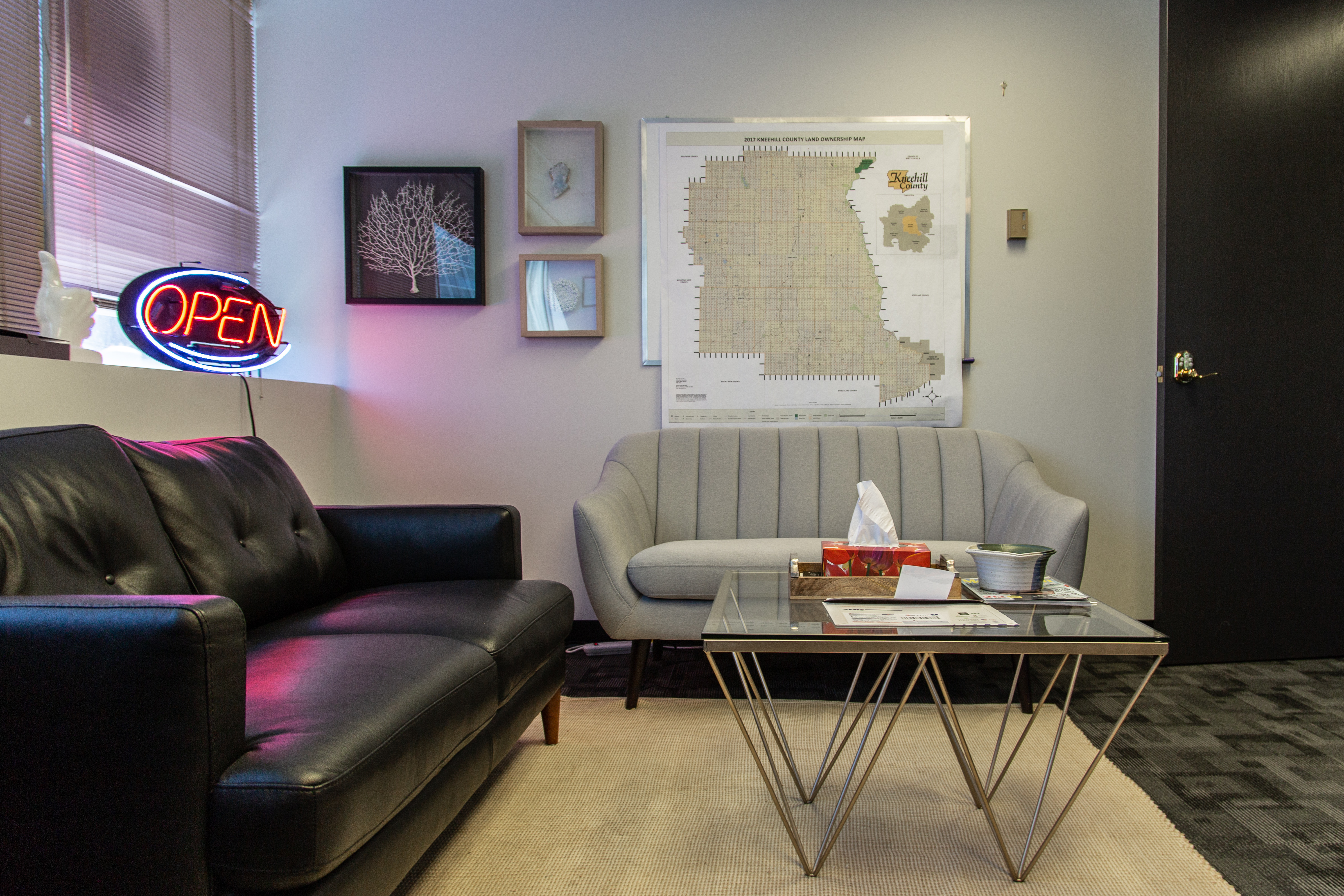 Calgary Business Centre - Private Offices - Community Feel Calgary Business Centre - Private Offices - Community Feel