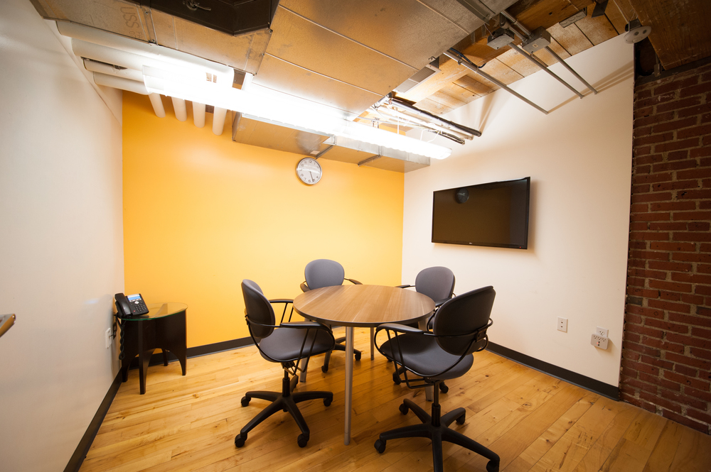 Meeting Room in Prime Location in Downtown Boston - 4 to 6 people 
