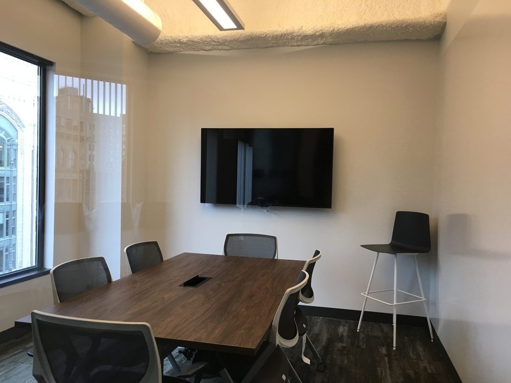 Modern Meeting Room in Back Bay - 6 to 10 people