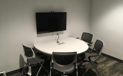 Modern Meeting Room in Back Bay - 4 to 6 people