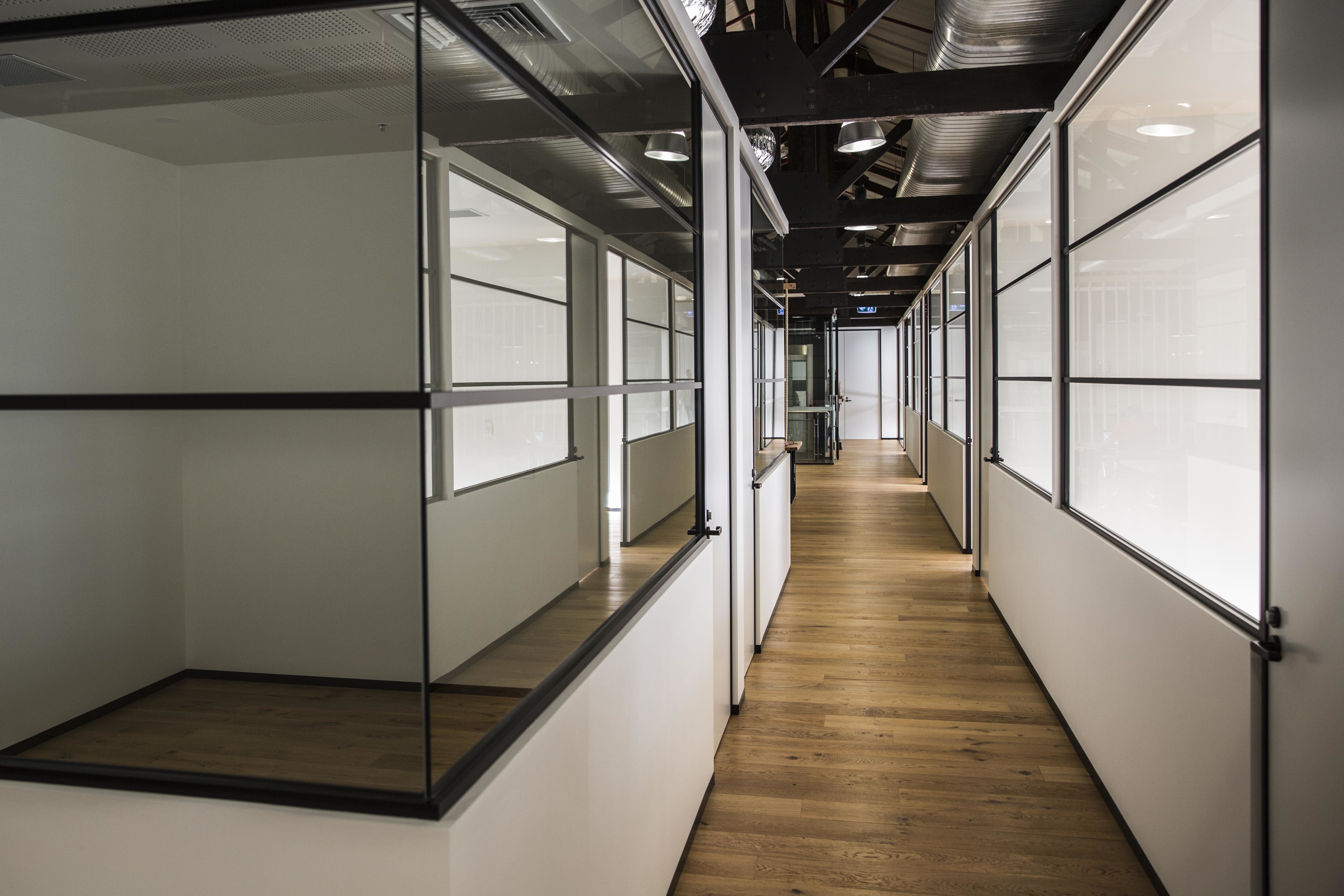 1 Person CoWorking Desk