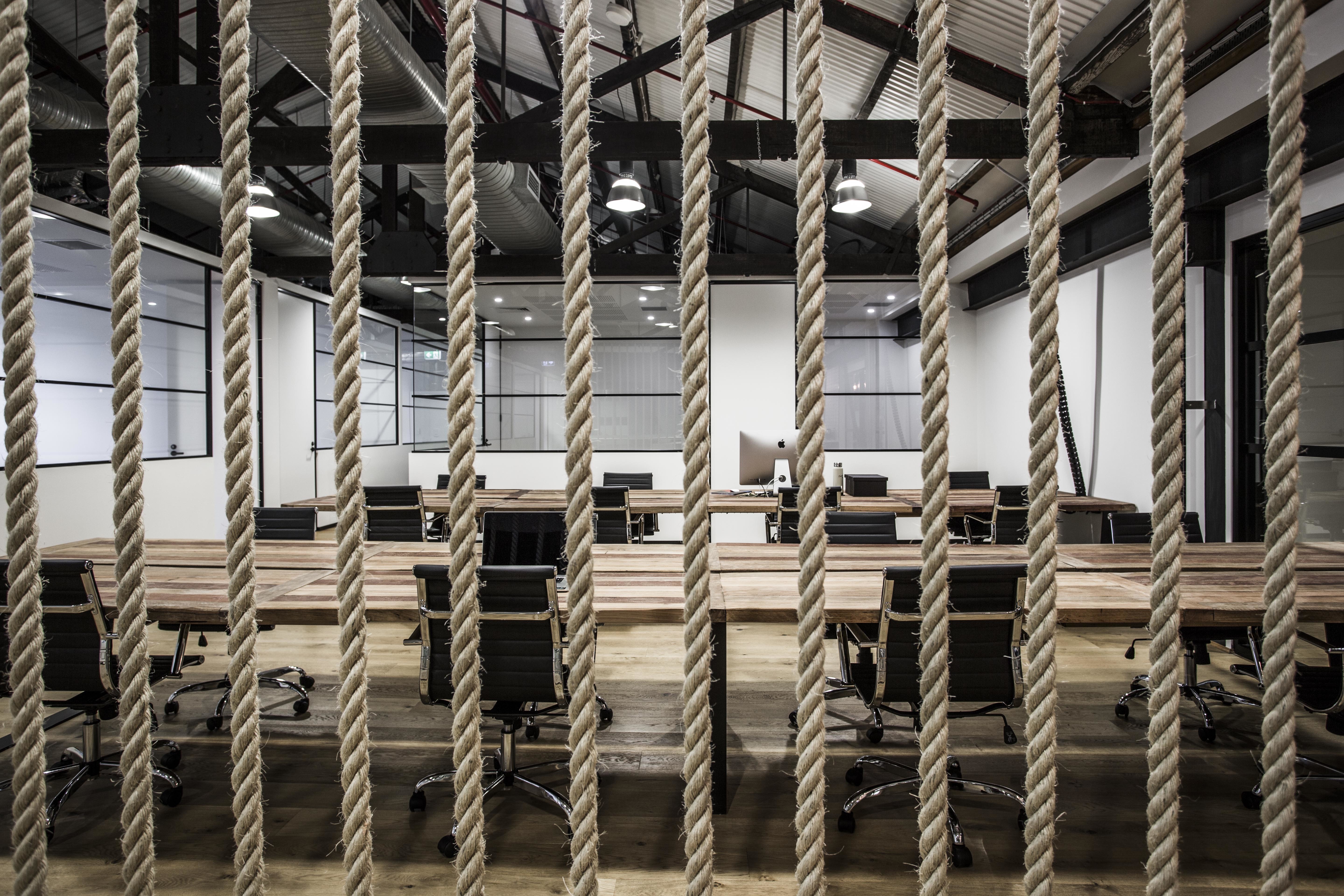 1 Person CoWorking Desk