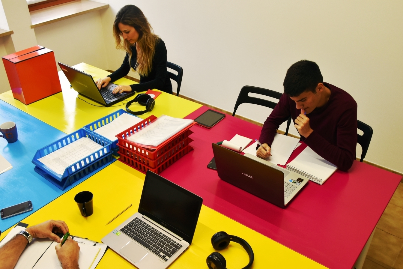 Simple Desk Simple Desk